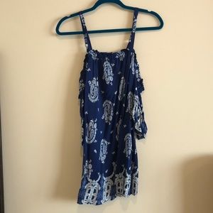 SUPER CUTE mini dress w/ off shoulder detail
